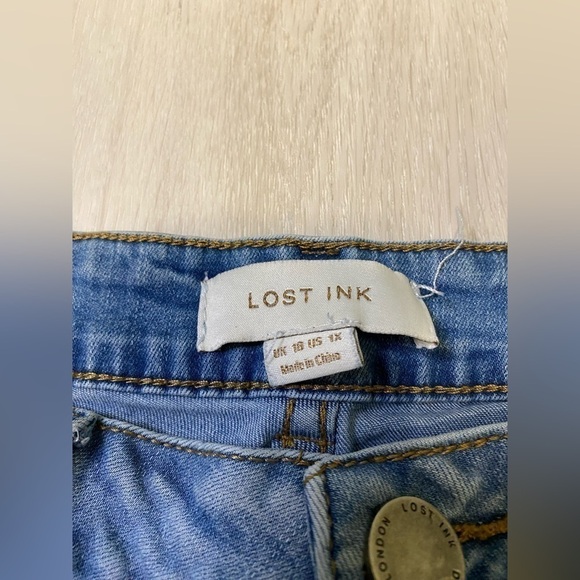 Lost Ink Jeans One Direction Song Titles Embroidered, Light Wash, Size 1X - Picture 6 of 13
